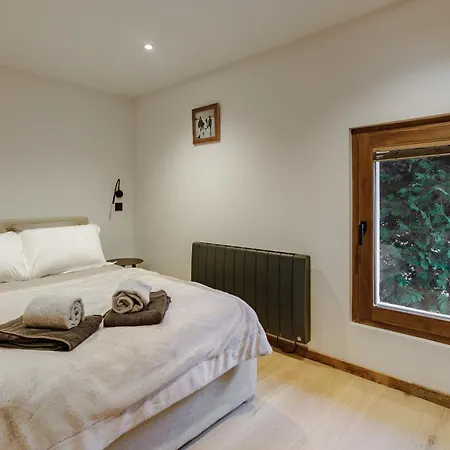 Claudia By Brennus Chalé *