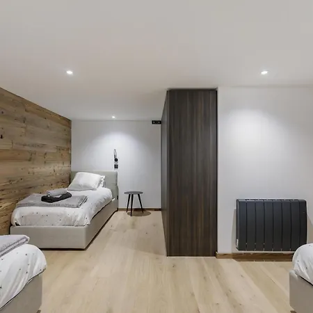 Claudia By Brennus *