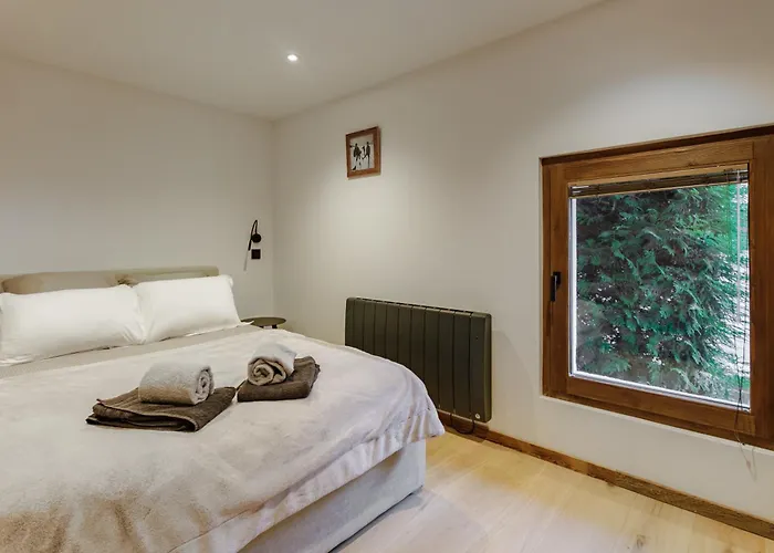 Claudia By Brennus Chalé *