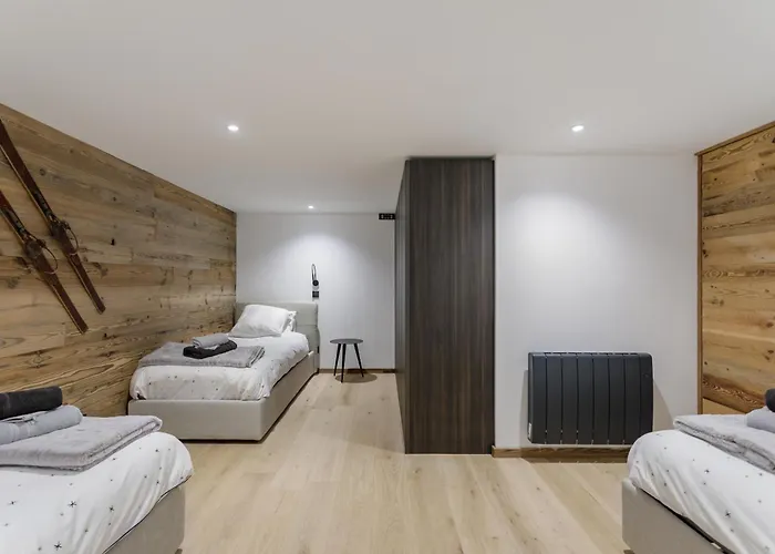 Claudia By Brennus *